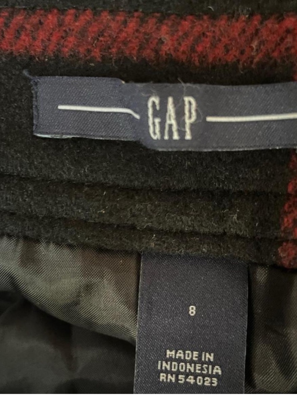 GAP Red and Black Plaid Button-Front Mini Skirt - Picture 3 of 4